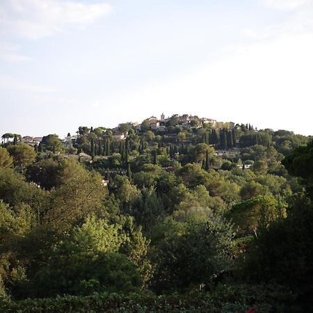 L'Elegante Bastide En Pierre Avec Vue Sur Le Vieux Village De Mougins Exterior photo