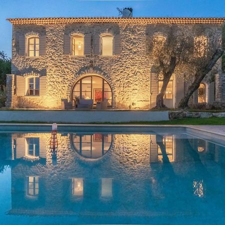L'Elegante Bastide En Pierre Avec Vue Sur Le Vieux Village De Mougins Exterior photo