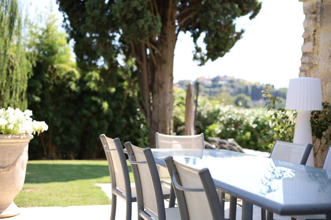 L'Elegante Bastide En Pierre Avec Vue Sur Le Vieux Village De Mougins Exterior photo