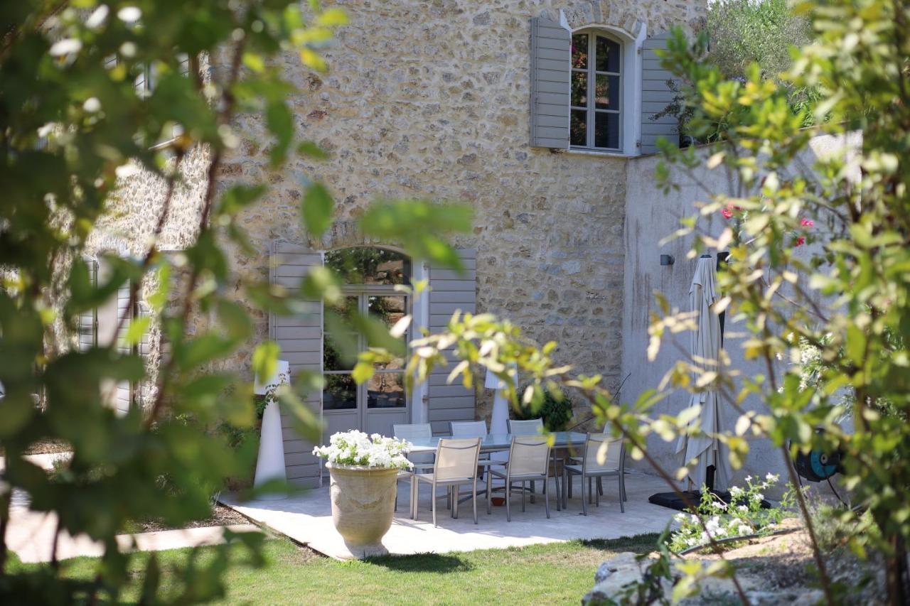 L'Elegante Bastide En Pierre Avec Vue Sur Le Vieux Village De Mougins Exterior photo
