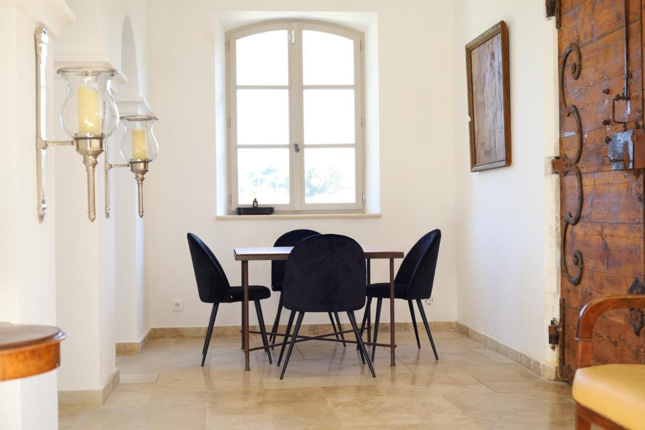L'Elegante Bastide En Pierre Avec Vue Sur Le Vieux Village De Mougins Exterior photo